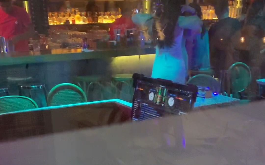 Two o'clock in the morning Beijing Sanlitun Bar Street Gongti Nightclub Street