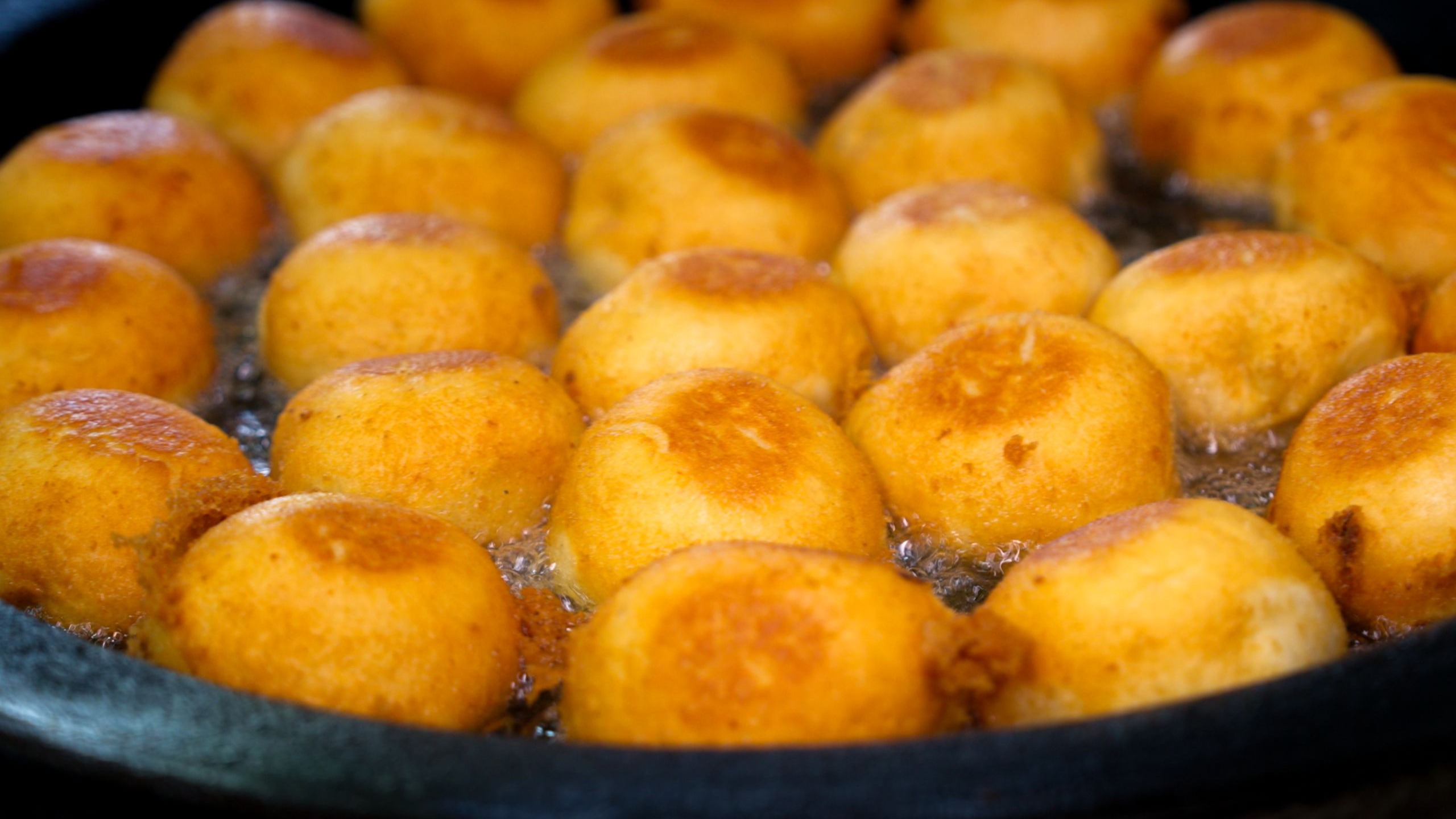 Cheap and delicious local restaurant in Shanghai.